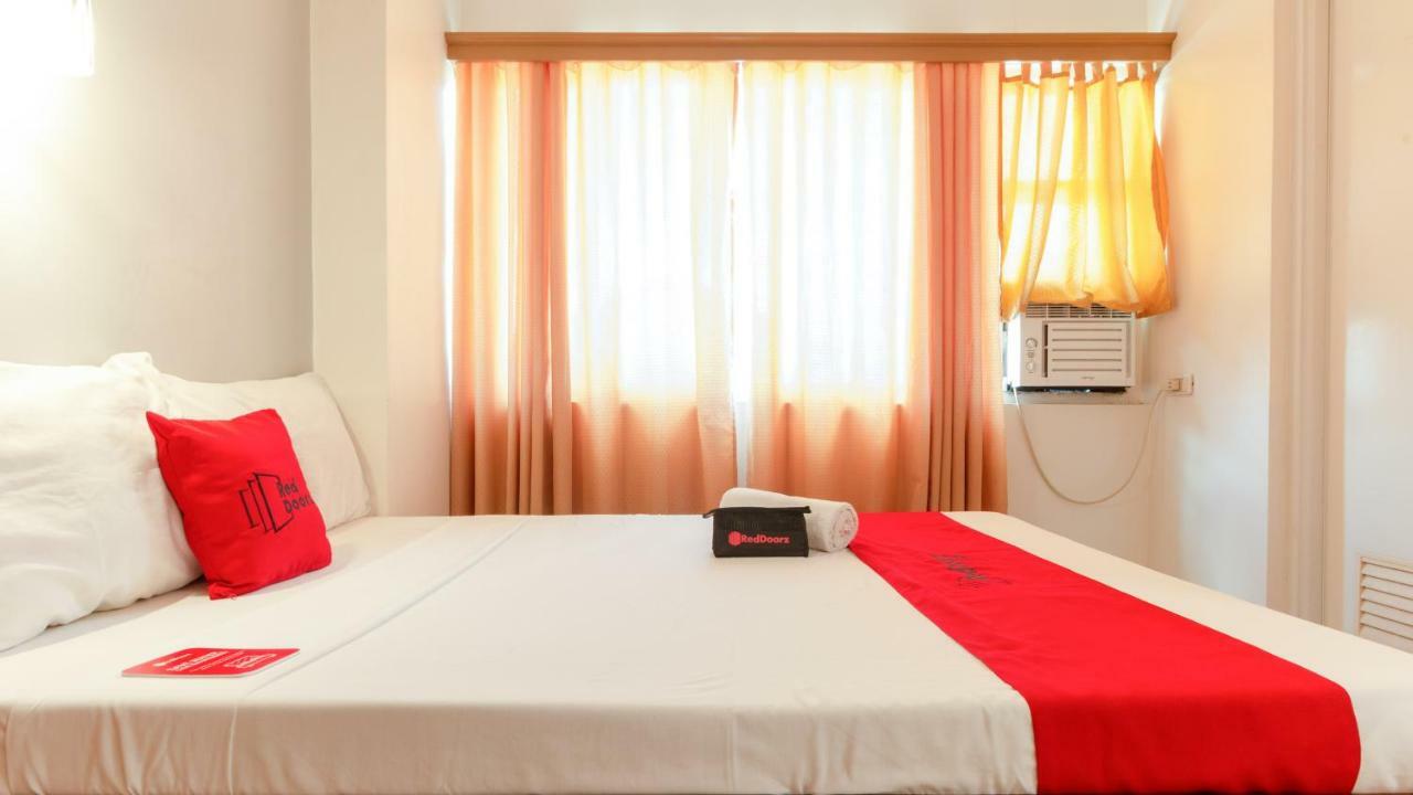 Reddoorz @ Paterno Street Tacloban Hotell Exteriör bild