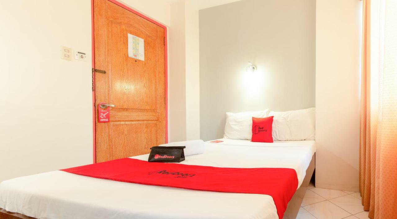 Reddoorz @ Paterno Street Tacloban Hotell Exteriör bild